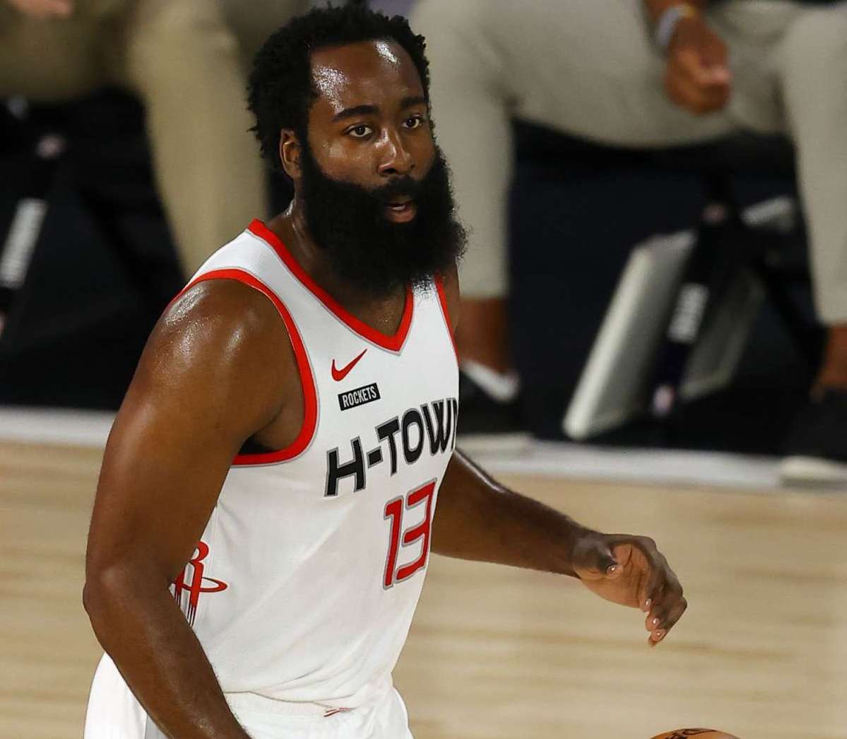 要更多的谨 要更多的谨