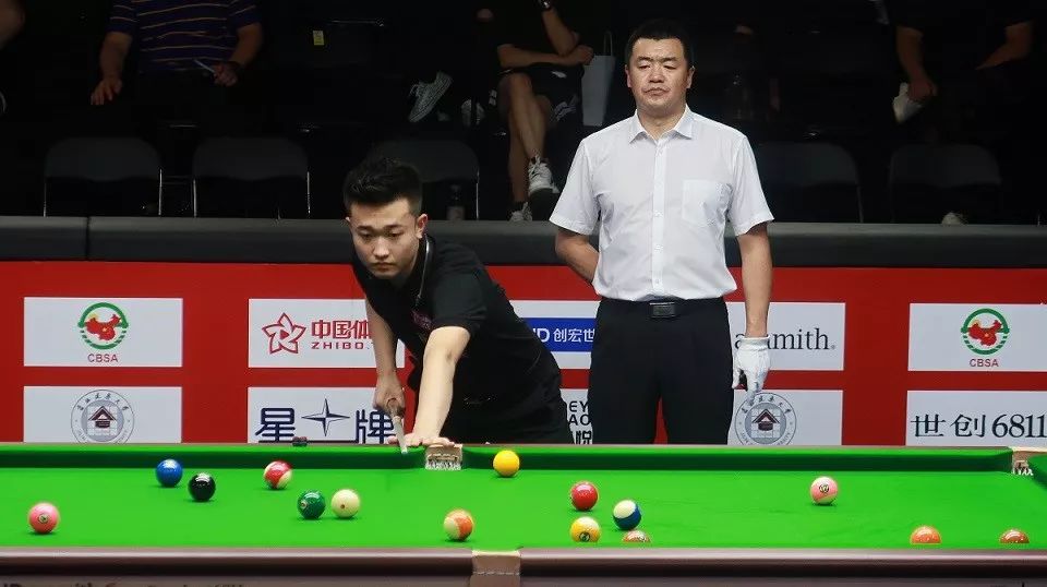 义詹姆斯的 义詹姆斯的