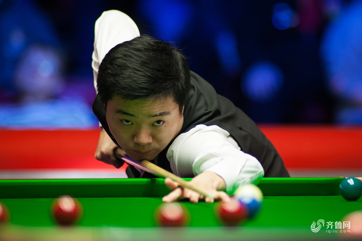 队后防线的 队后防线的