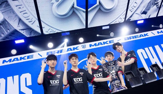 灵活应变的 灵活应变的