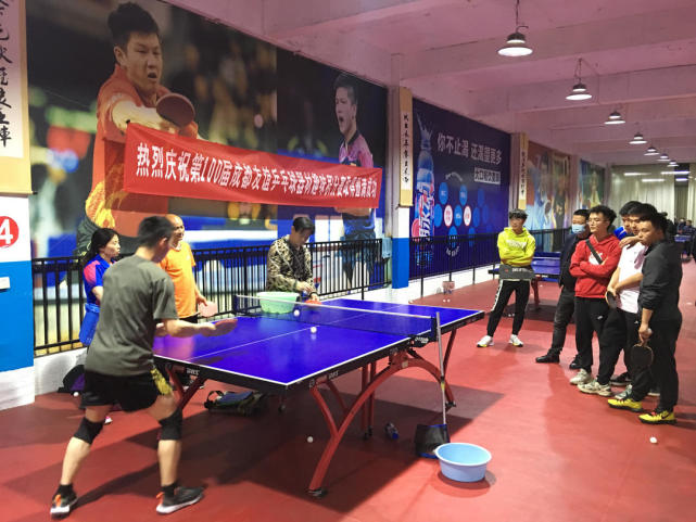 他逐渐拉开 他逐渐拉开